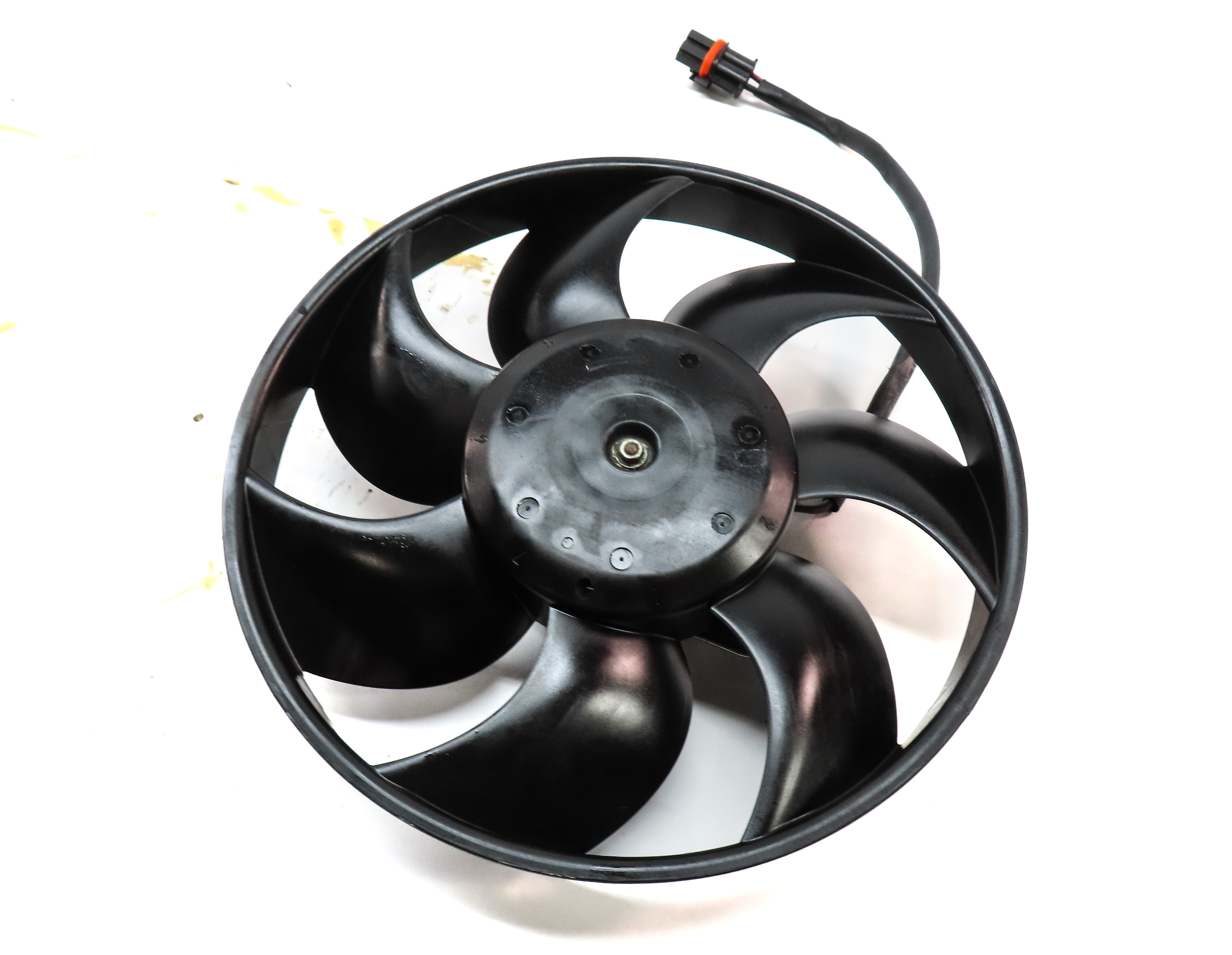 12-17 LR2 DISCOVERY SPORT EVOQUE (L538 L550) SMALL RADIATOR COOLING FAN & MOTOR — exact item pictured